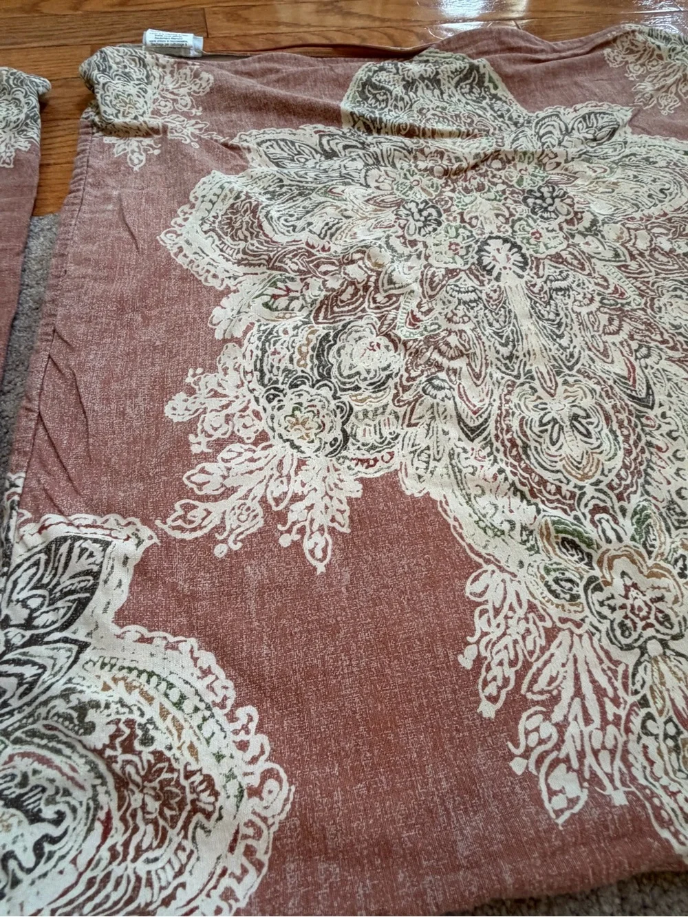 Set of 2 pottery barn 24 x 24 square pillow covers rust orange medallion zip
